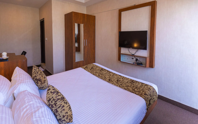 Vera by Bisque Brookefield