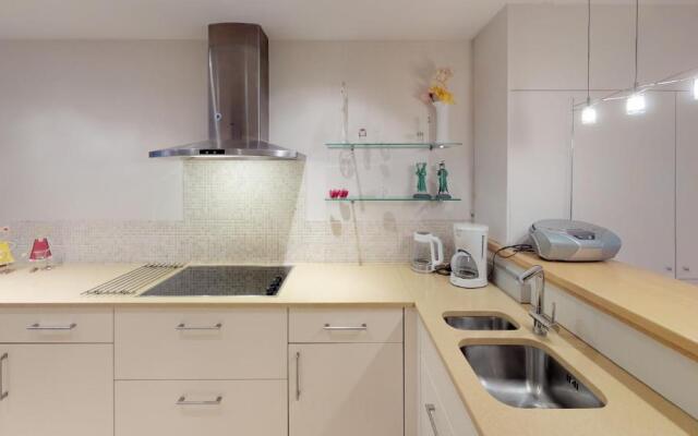 Deluxe Apartment with Shared Pool