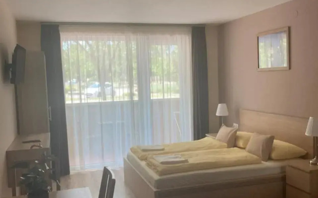 Varázskő Apartmanház, Gyula