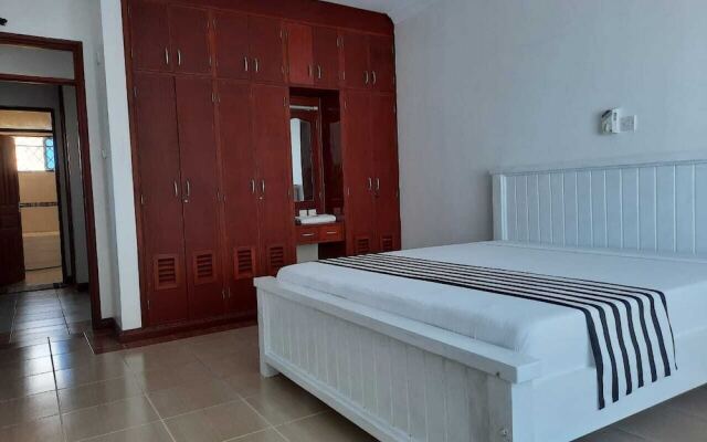 Stay.Plus Queen's Royal Apartments Nyali