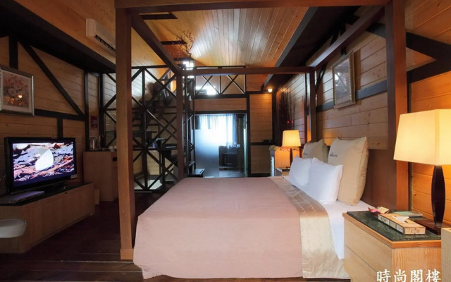 Regale Villa Hotel