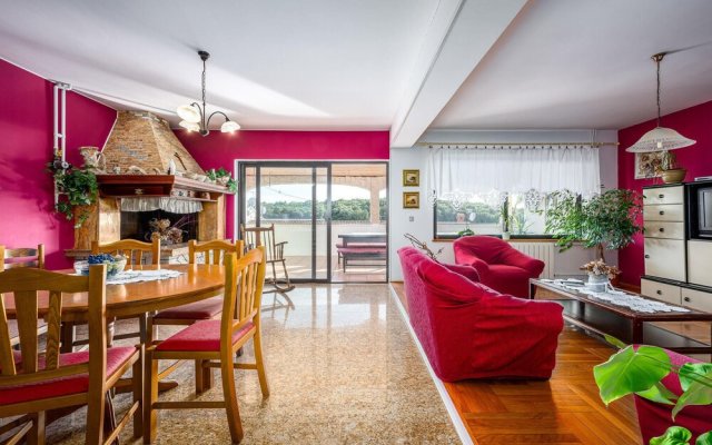 Awesome Apartment in Vrsar With 4 Bedrooms