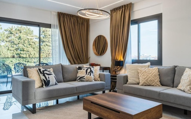 Casino & Mall Luxury Penthouse Suite