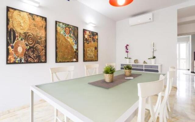 Regina Giovanna Flat