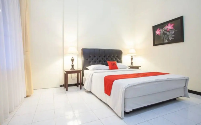 Reddoorz Near Kalibaru Station 2