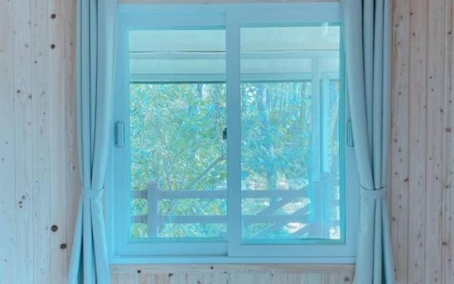 Yeosu Banditbul Hwangto Pension