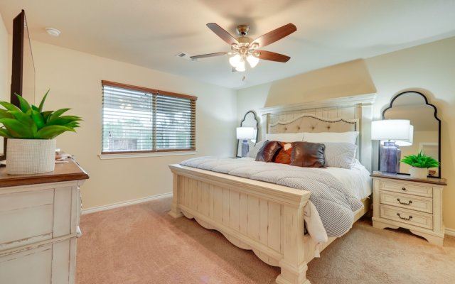 New Braunfels Home w/ Pool 2 Mi to Guadalupe River