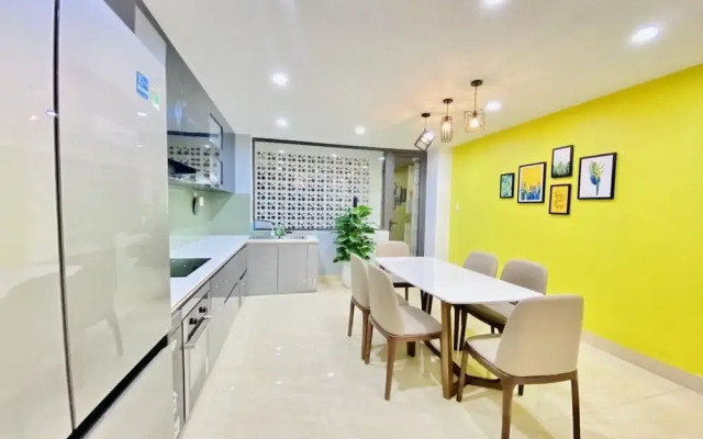 N to M House
