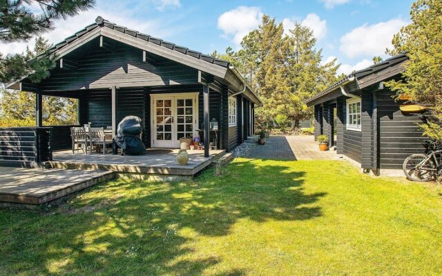 Peaceful Holiday Home in Højby Near the Beach