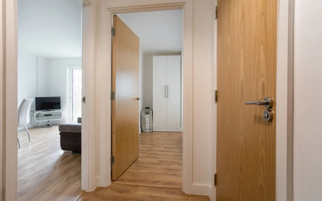 Skyvillion Tower Points - Tower Point Lovely apartment in Enfield London