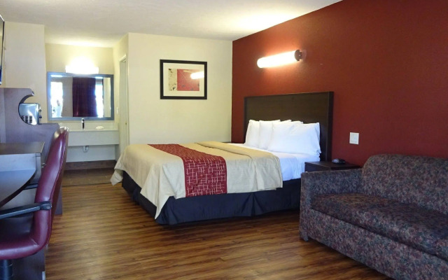 Red Roof Inn Starkville - University