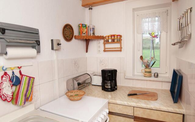 Quiet Cottage Near Trails