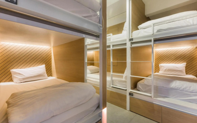 Snoozz Hotel - Hostel