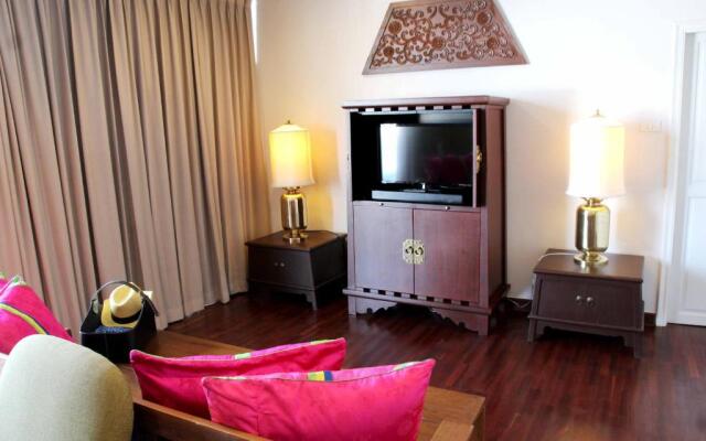 Samsen Suites
