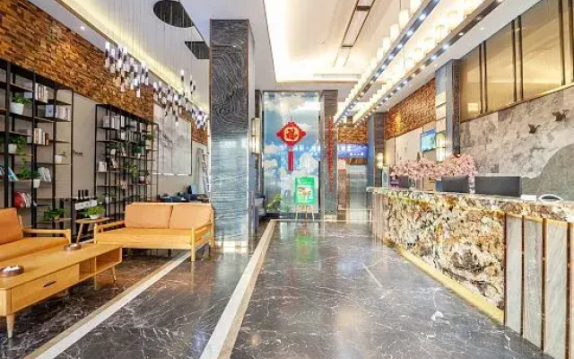 Mousi Light Luxury Hotel