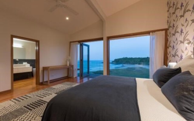 Otaha Beachfront Lodge