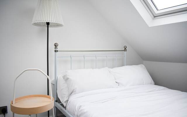 New 2 Bedroom Maisonette Next To Hove Station