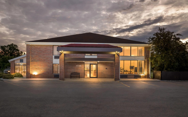 Super 8 by Wyndham Watertown WI