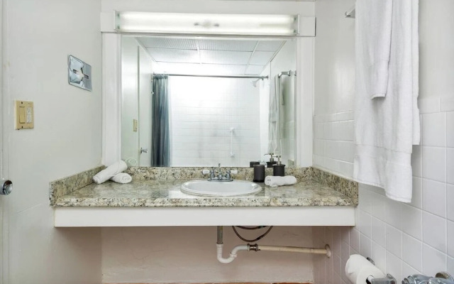 Cozy Studio/1bath, Hallandale Beach,pool & Parking