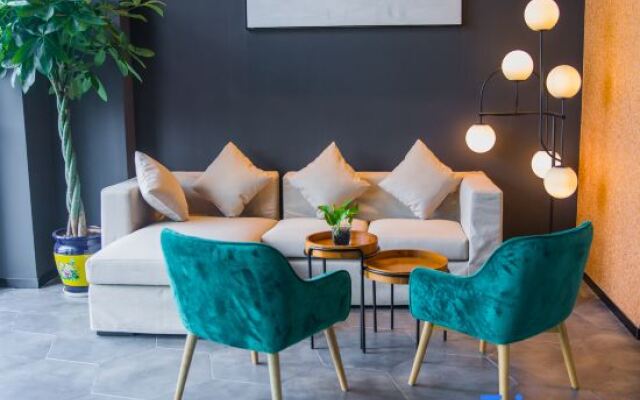 Jinjiang Inn Select Hotel (Yancheng Oufeng Flower Street Julonghu)