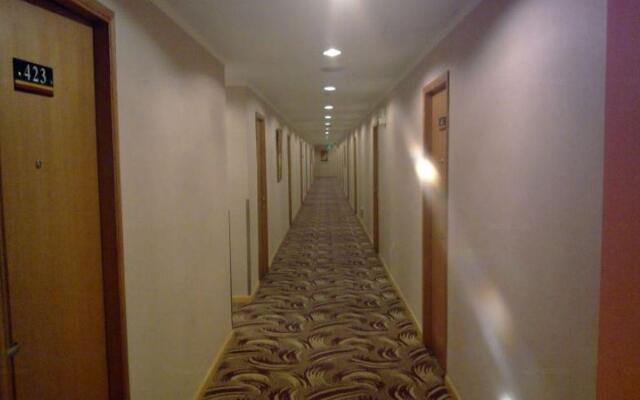 Super 8 Hotel (Suzhou Shihu East Road Metro Station)