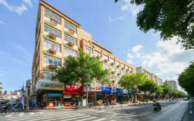 Changtai Hezheng Business Hotel