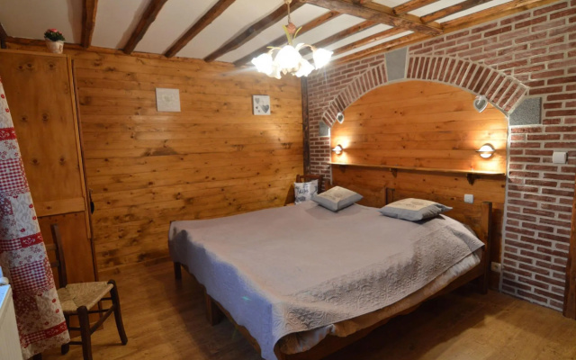Spacious holkiday home in Mettet with large garden