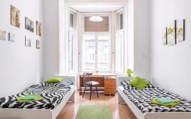 Izabella Home 2 Budapest