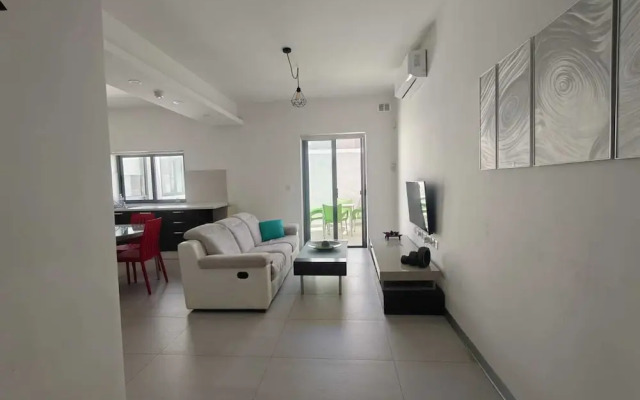 Twin Room with Laundry in Pembroke