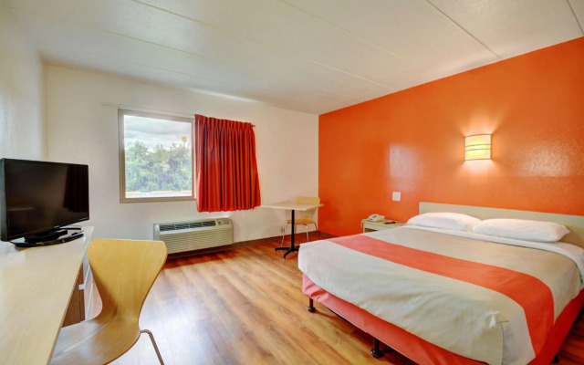 Motel 6 Seekonk, MA - Providence East