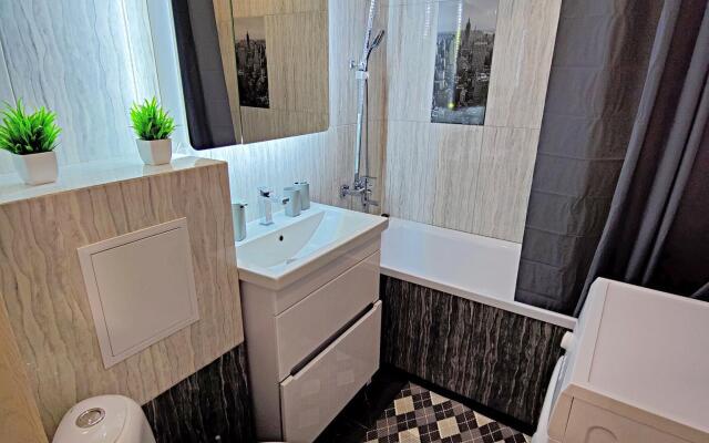 Уютные сутки на улице Николая Баженова 10