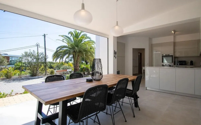 Pomba Beautifully Renovated With Heated Pool