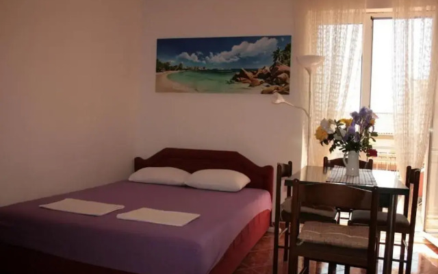 Studio Apartment on the Beach