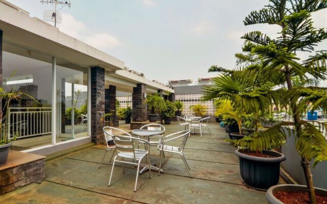 ZEN Rooms Basic near Cilandak Town Square
