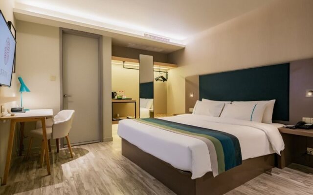 Homeinn Selected Hotel (Yibin Luneng Xinyuewan)