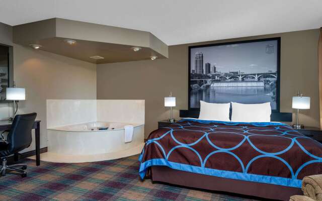 Super 8 by Wyndham Glenwood