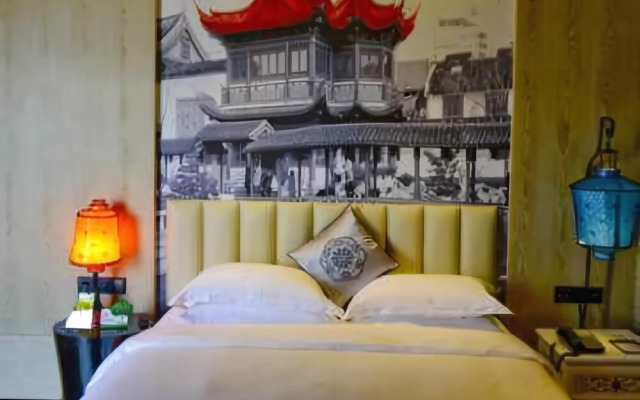 Holiday Inn Home Hotel