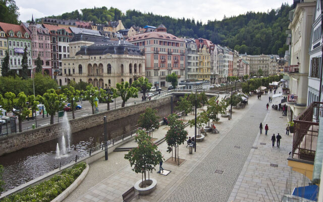 EA Hotel Mozart