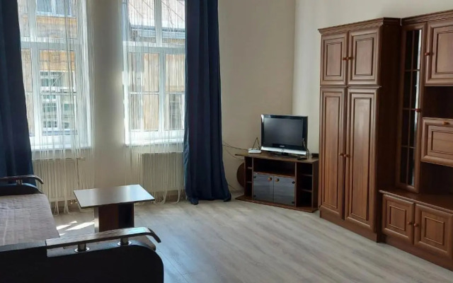 2 Bedroom apartment on Tomashivskogo Street 7