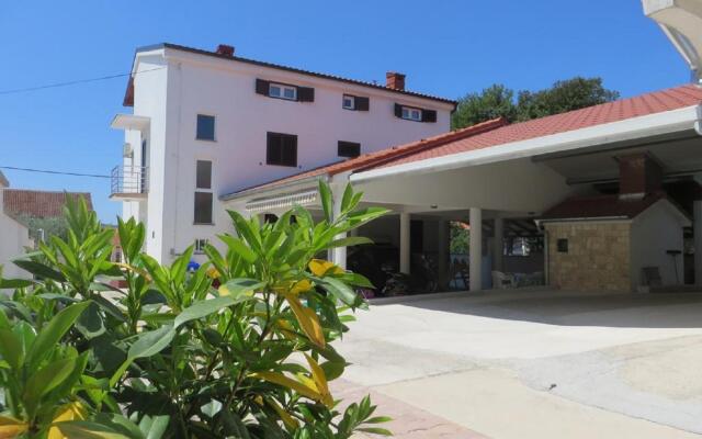 Dani - With Parking - A4