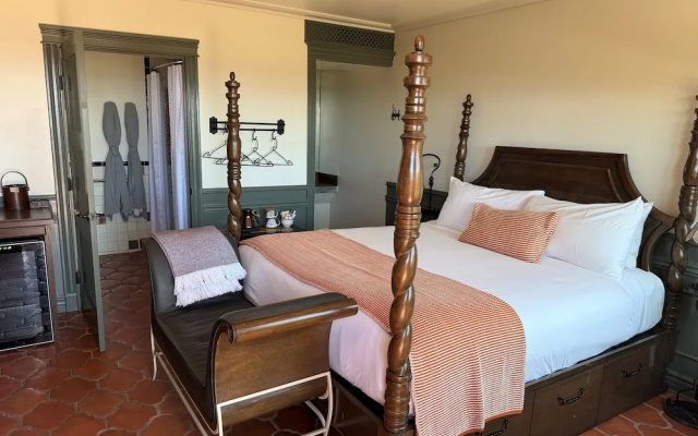El Caminante Bar & Bungalows