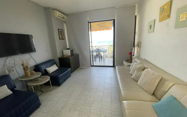 1 Bed Flat - Sleeps 2 - Pets - Pool - Smoking