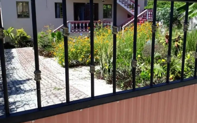 Apartment With 2 Bedrooms in Grand Gaube, With Wonderful sea View, Pool Access, Enclosed Garden - 100 m From the Beach