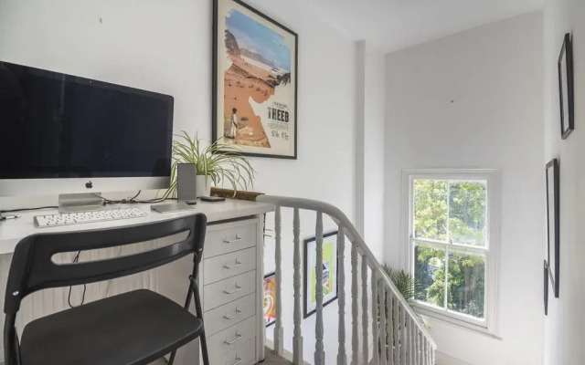 Modern apartment in Shepherds Bush