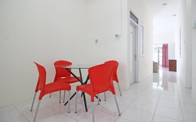 RedDoorz near Terminal Tirtonadi
