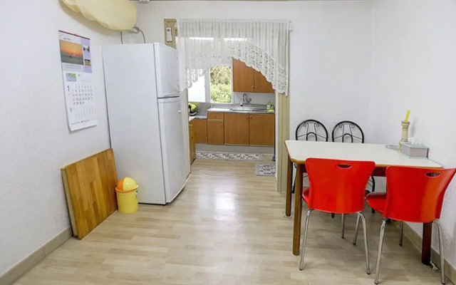 Jeju Maendorong Guest House