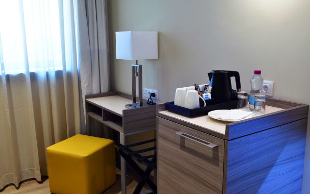 Naya Hotel