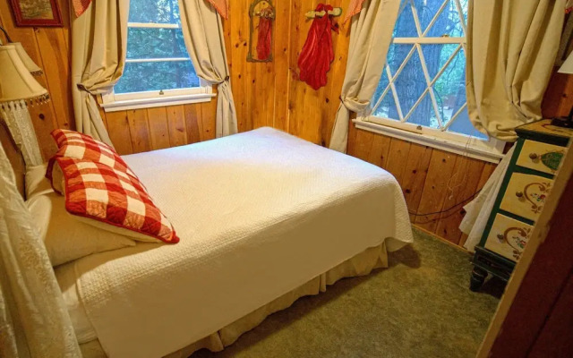 Arrowhead Pine Rose Cabins
