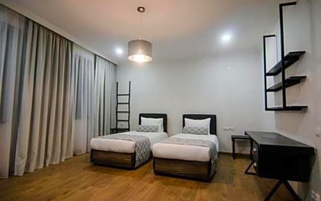 Hotel Tela & Mareli Winery