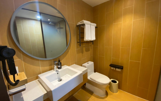 JI Hotel (Shanghai Jiangqiao National Exhibition Center Jiayi Road Subway Station)